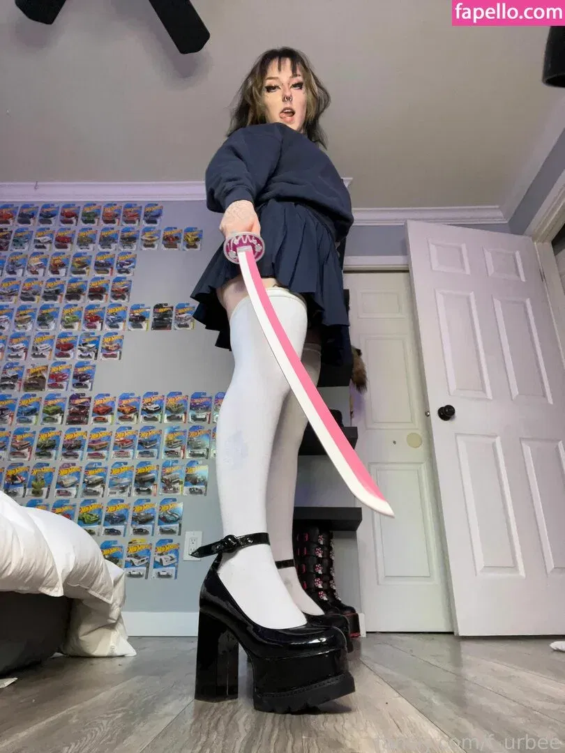 f_urbee / furbee._ / furbs0 Onlyfans Photo Gallery 