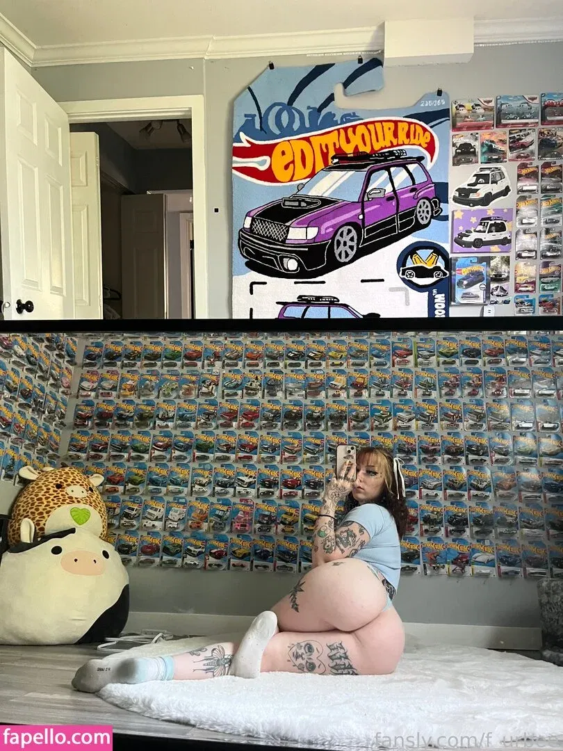 f_urbee / furbee._ / furbs0 Onlyfans Photo Gallery 