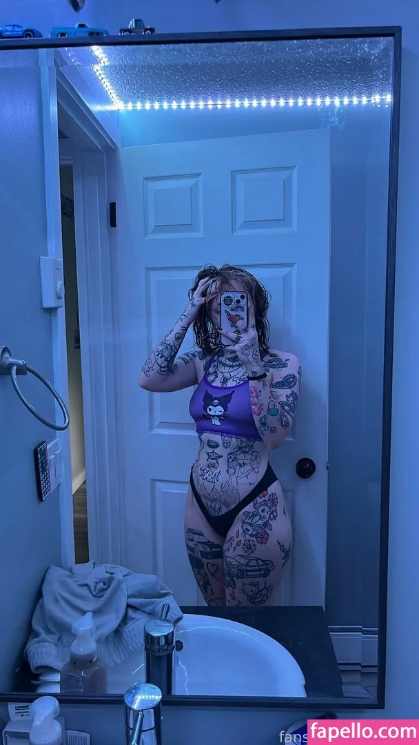 f_urbee / furbee._ / furbs0 Onlyfans Photo Gallery 