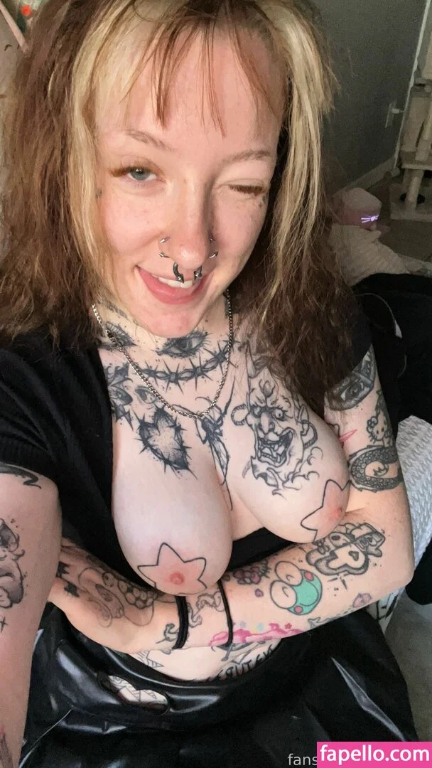 f_urbee / furbee._ / furbs0 Onlyfans Photo Gallery 