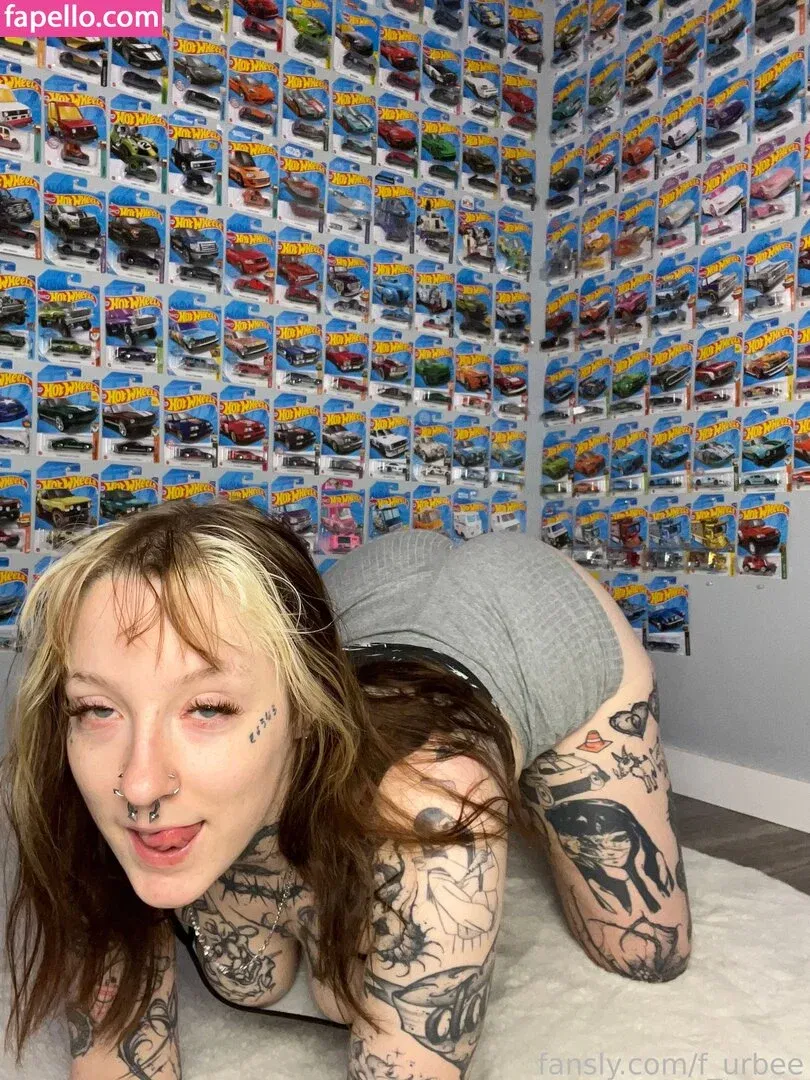 f_urbee / furbee._ / furbs0 Onlyfans Photo Gallery 