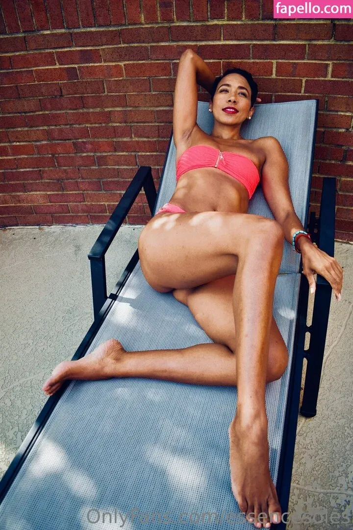 essencesoles / essencesolesart Onlyfans Photo Gallery 