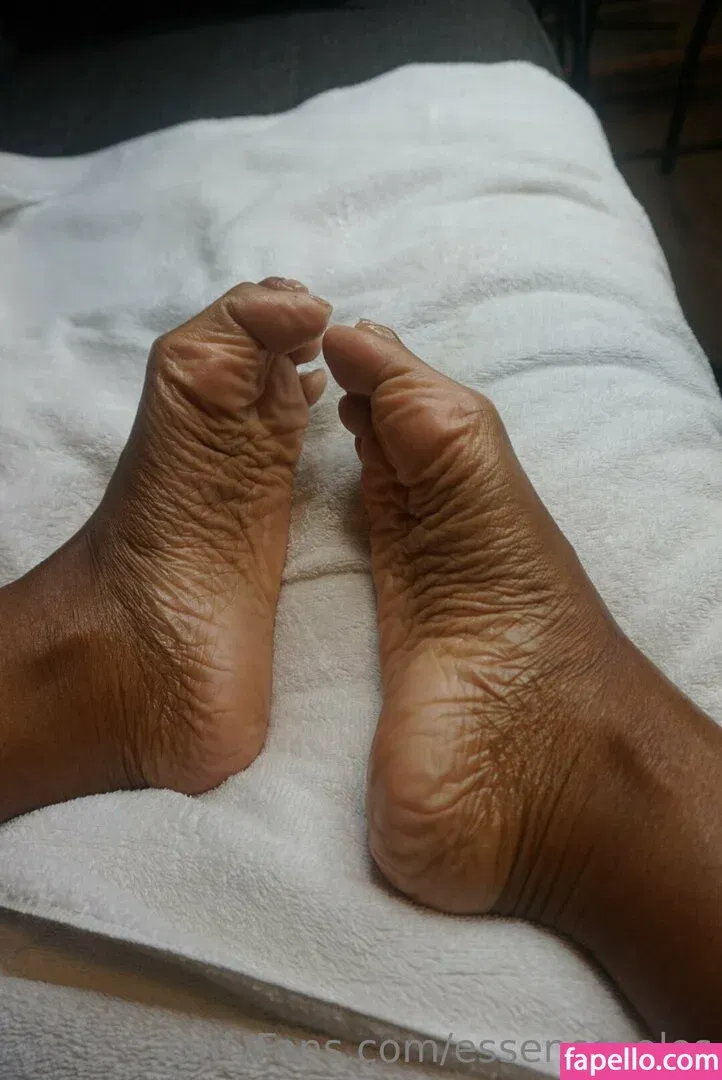 essencesoles / essencesolesart Onlyfans Photo Gallery 