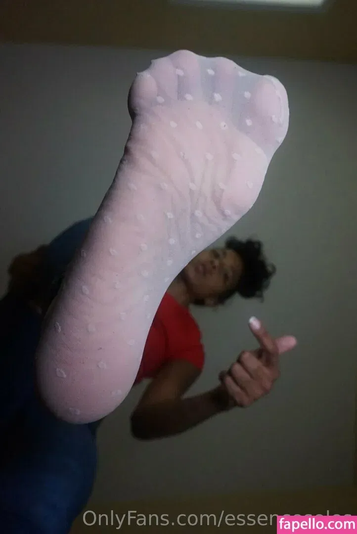 essencesoles / essencesolesart Onlyfans Photo Gallery 