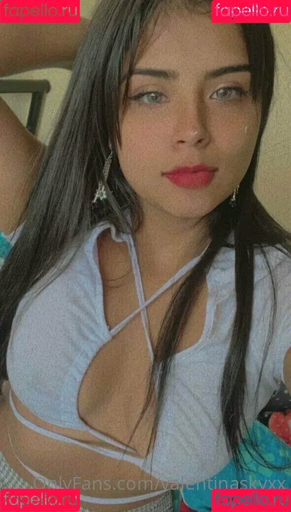 valentinaskyxx / valentinaxxks Onlyfans Photo Gallery 