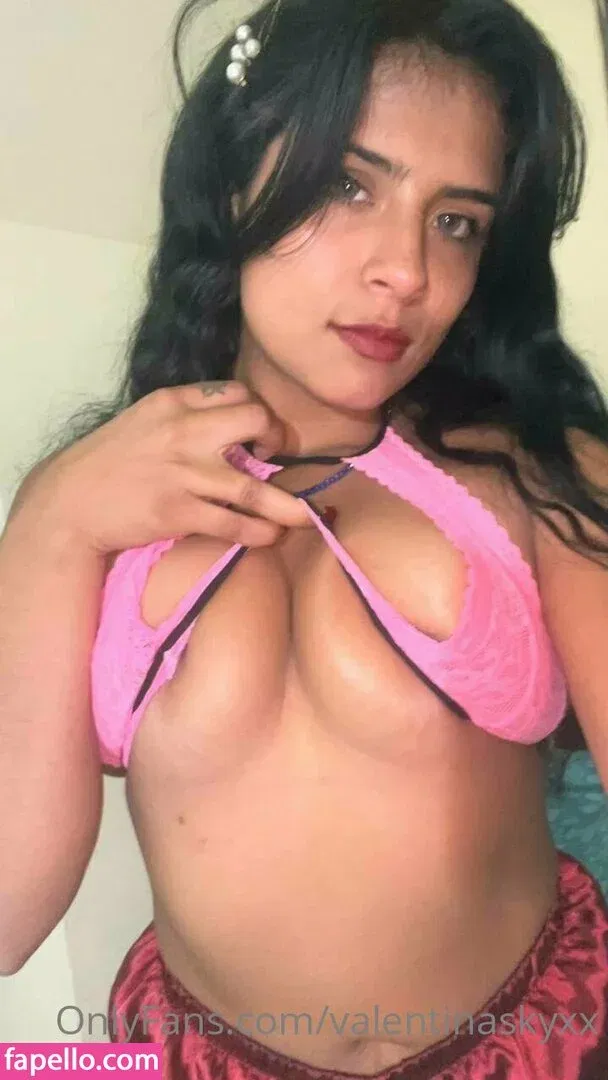 valentinaskyxx / valentinaxxks Onlyfans Photo Gallery 