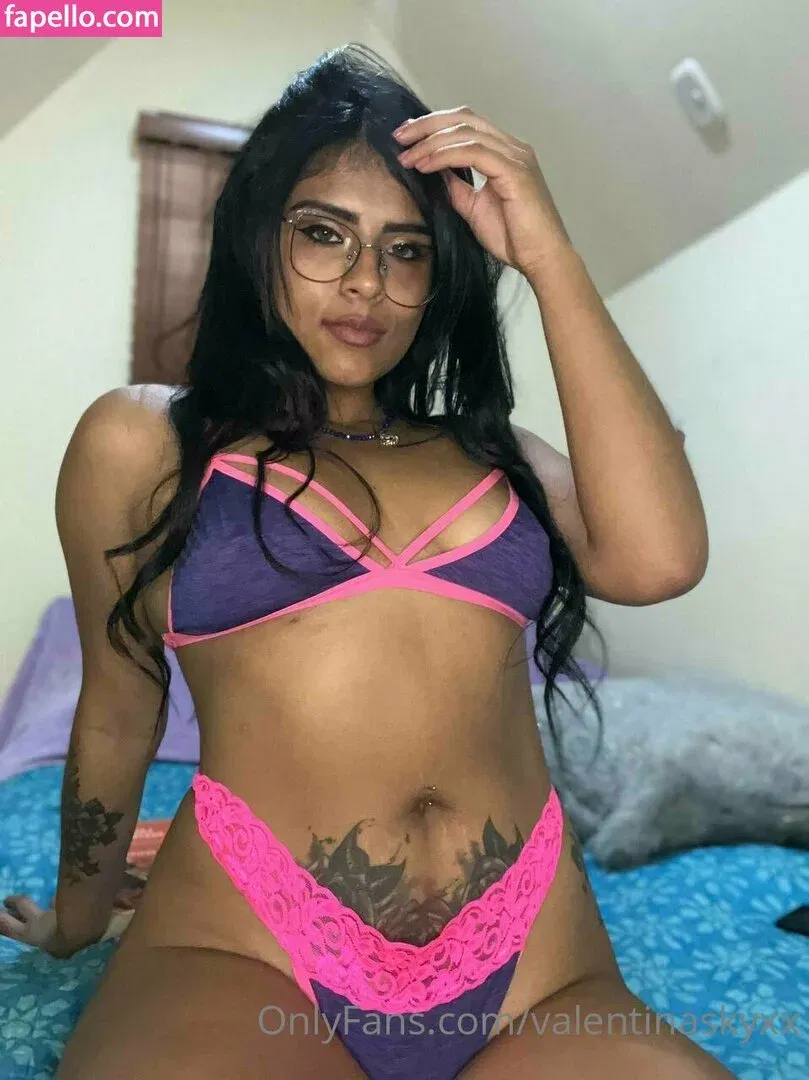 valentinaskyxx / valentinaxxks Onlyfans Photo Gallery 