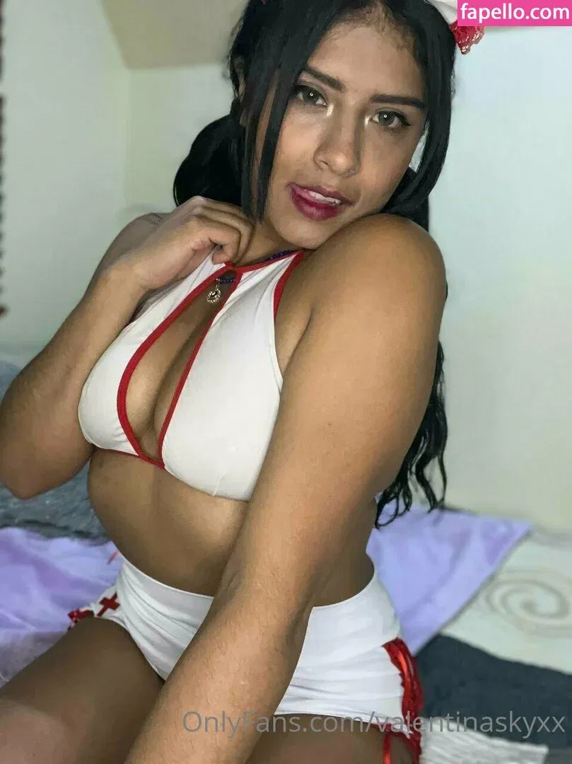 valentinaskyxx / valentinaxxks Onlyfans Photo Gallery 