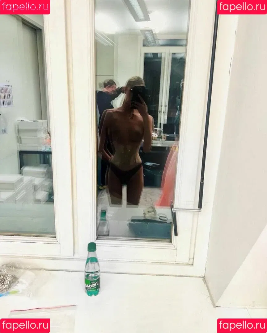 Stella Maxwell / stellamaxwell Onlyfans Photo Gallery 