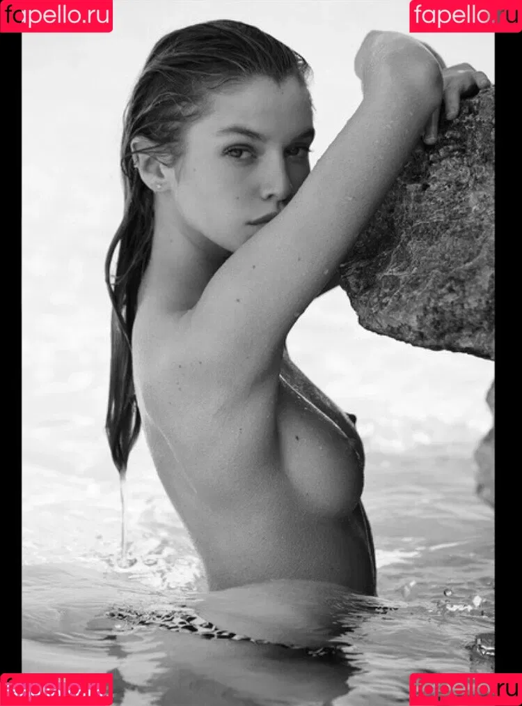 Stella Maxwell / stellamaxwell Onlyfans Photo Gallery 