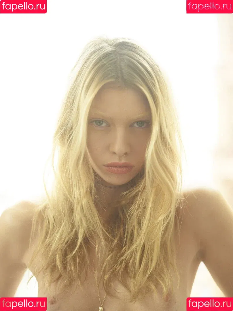 Stella Maxwell / stellamaxwell Onlyfans Photo Gallery 