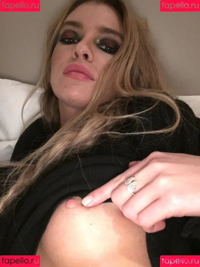 Stella Maxwell / stellamaxwell Onlyfans Photo Gallery 
