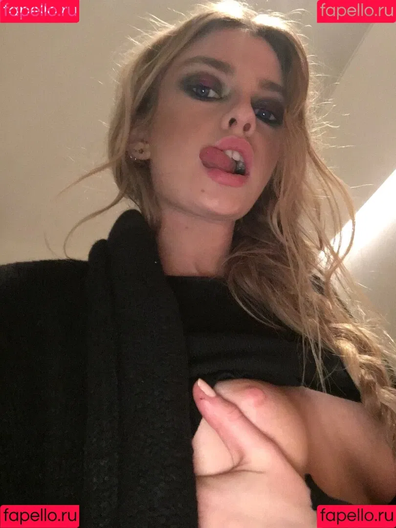 Stella Maxwell / stellamaxwell Onlyfans Photo Gallery 