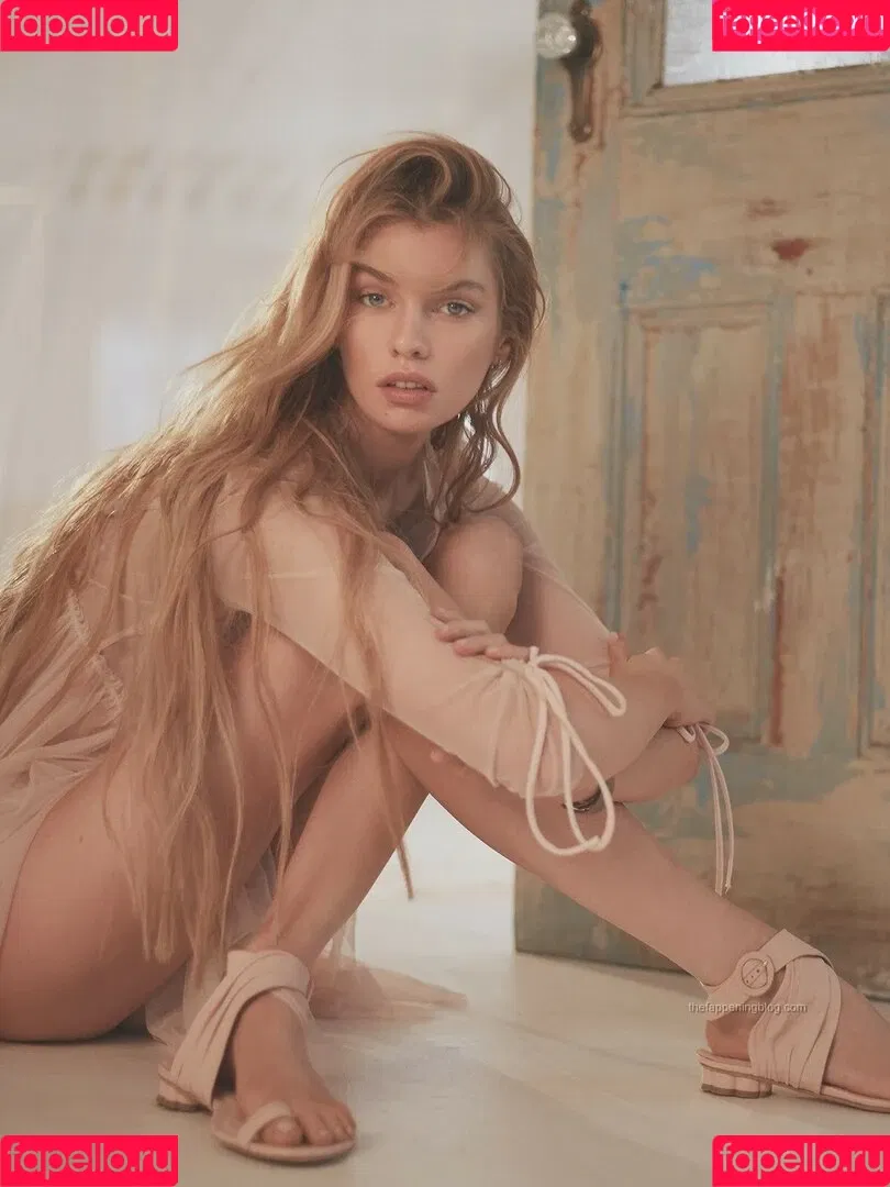 Stella Maxwell / stellamaxwell Onlyfans Photo Gallery 