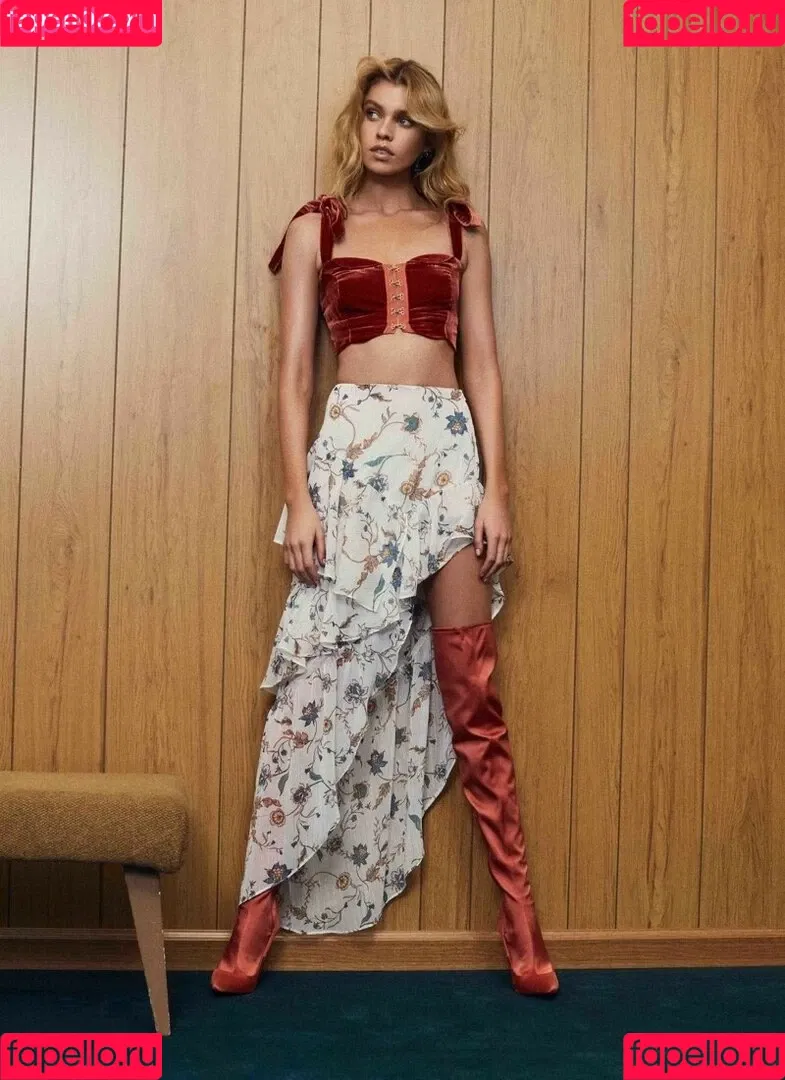 Stella Maxwell / stellamaxwell Onlyfans Photo Gallery 