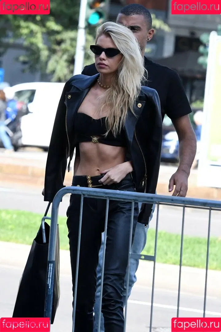 Stella Maxwell / stellamaxwell Onlyfans Photo Gallery 