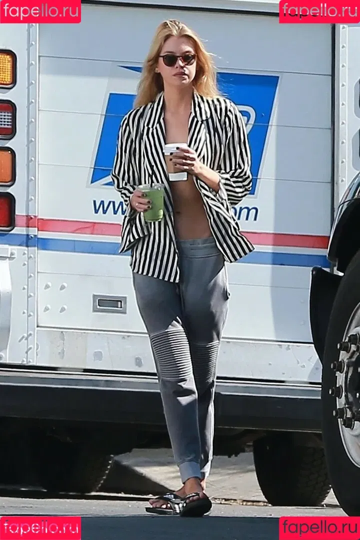 Stella Maxwell / stellamaxwell Onlyfans Photo Gallery 