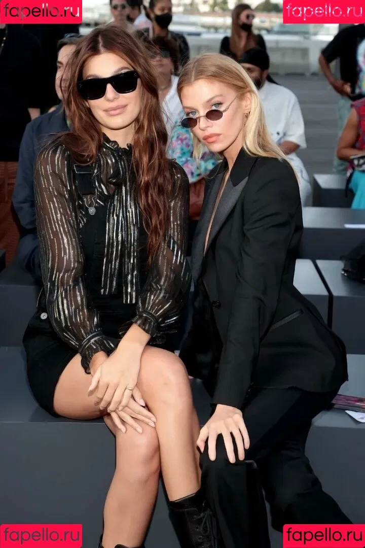 Stella Maxwell / stellamaxwell Onlyfans Photo Gallery 