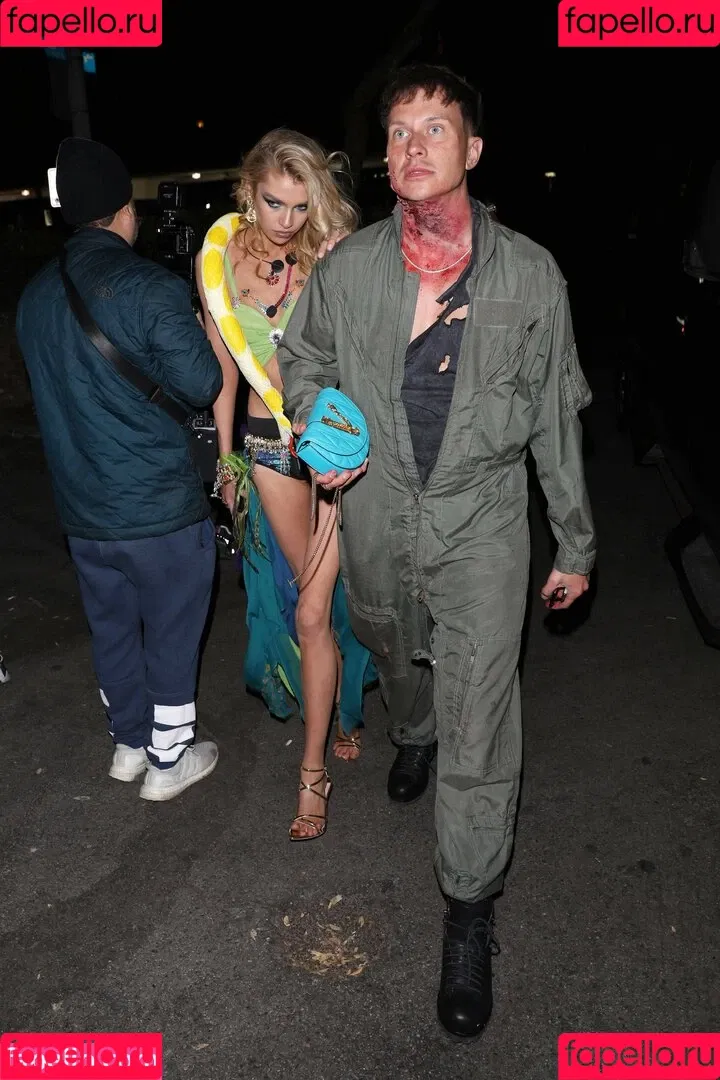 Stella Maxwell / stellamaxwell Onlyfans Photo Gallery 