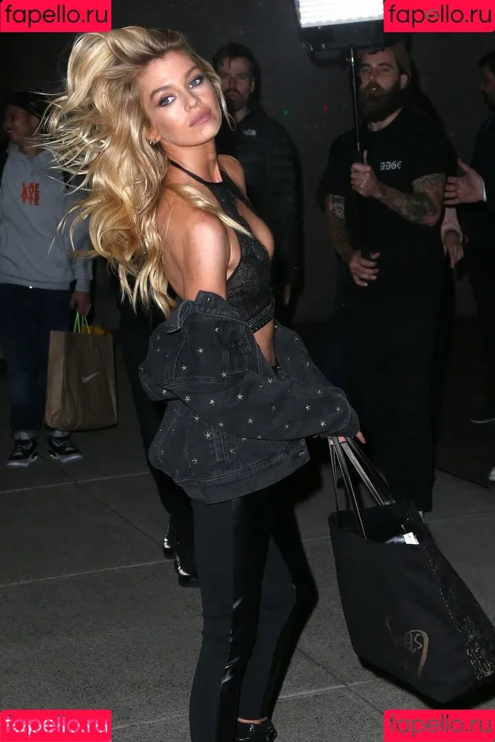 Stella Maxwell / stellamaxwell Onlyfans Photo Gallery 