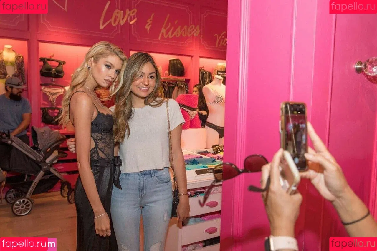 Stella Maxwell / stellamaxwell Onlyfans Photo Gallery 