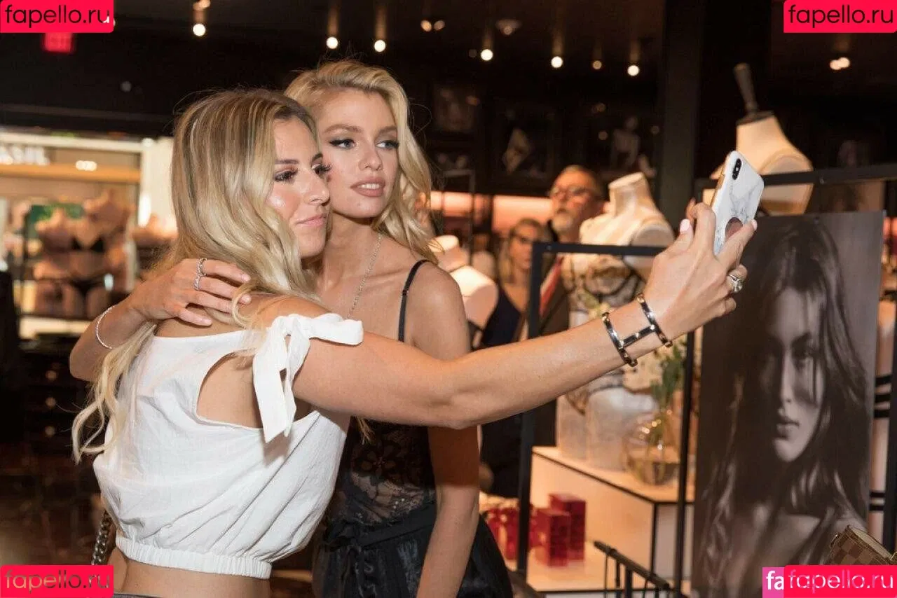 Stella Maxwell / stellamaxwell Onlyfans Photo Gallery 