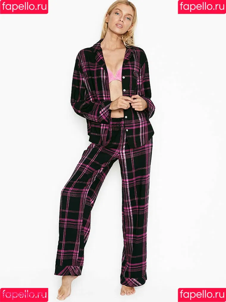 Stella Maxwell / stellamaxwell Onlyfans Photo Gallery 
