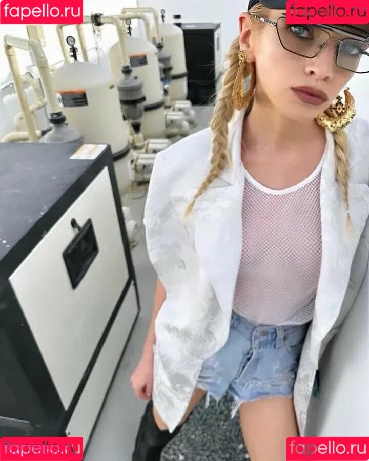 Stella Maxwell / stellamaxwell Onlyfans Photo Gallery 