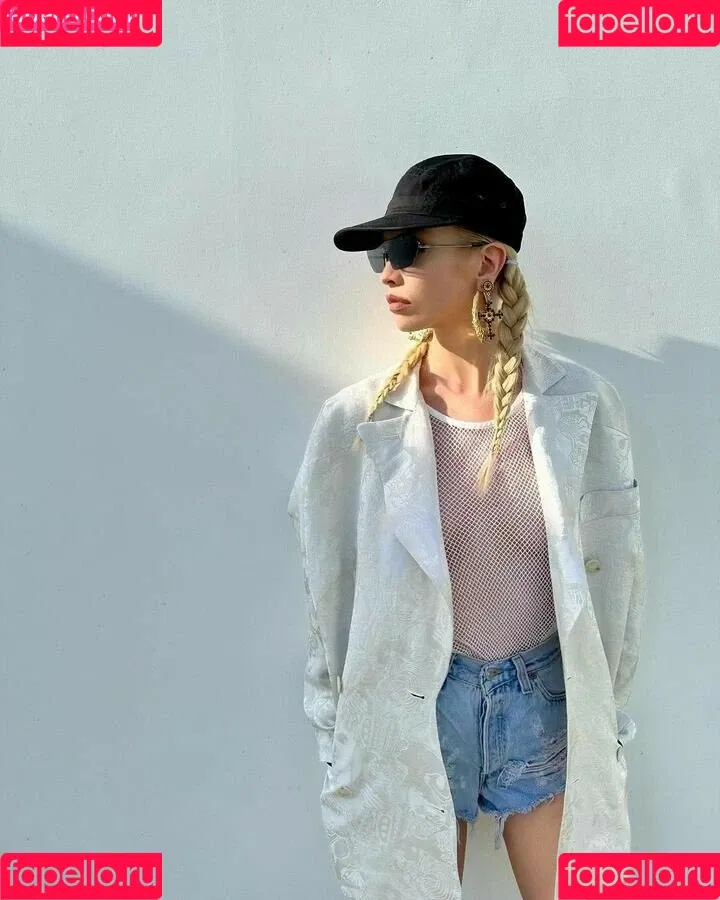 Stella Maxwell / stellamaxwell Onlyfans Photo Gallery 