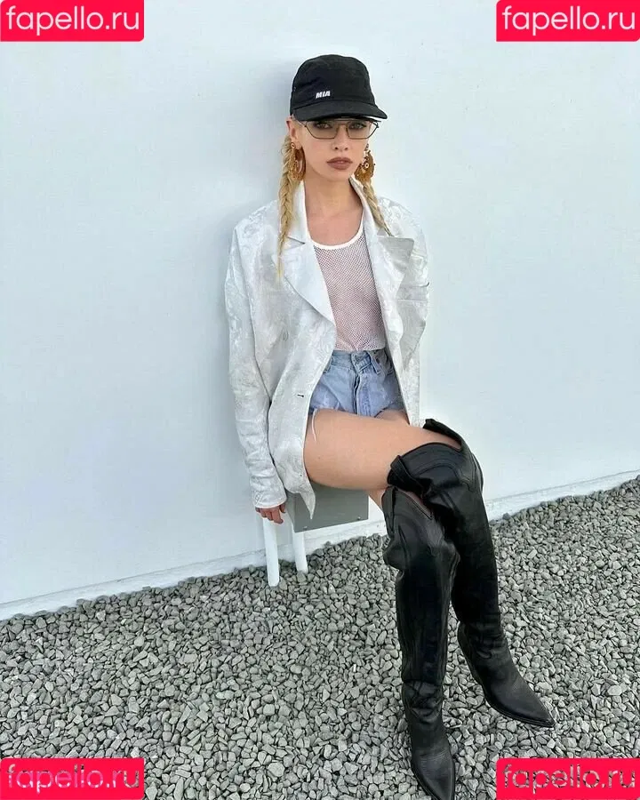 Stella Maxwell / stellamaxwell Onlyfans Photo Gallery 