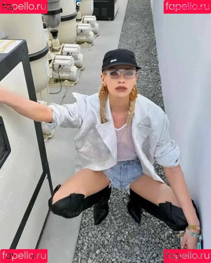 Stella Maxwell / stellamaxwell Onlyfans Photo Gallery 