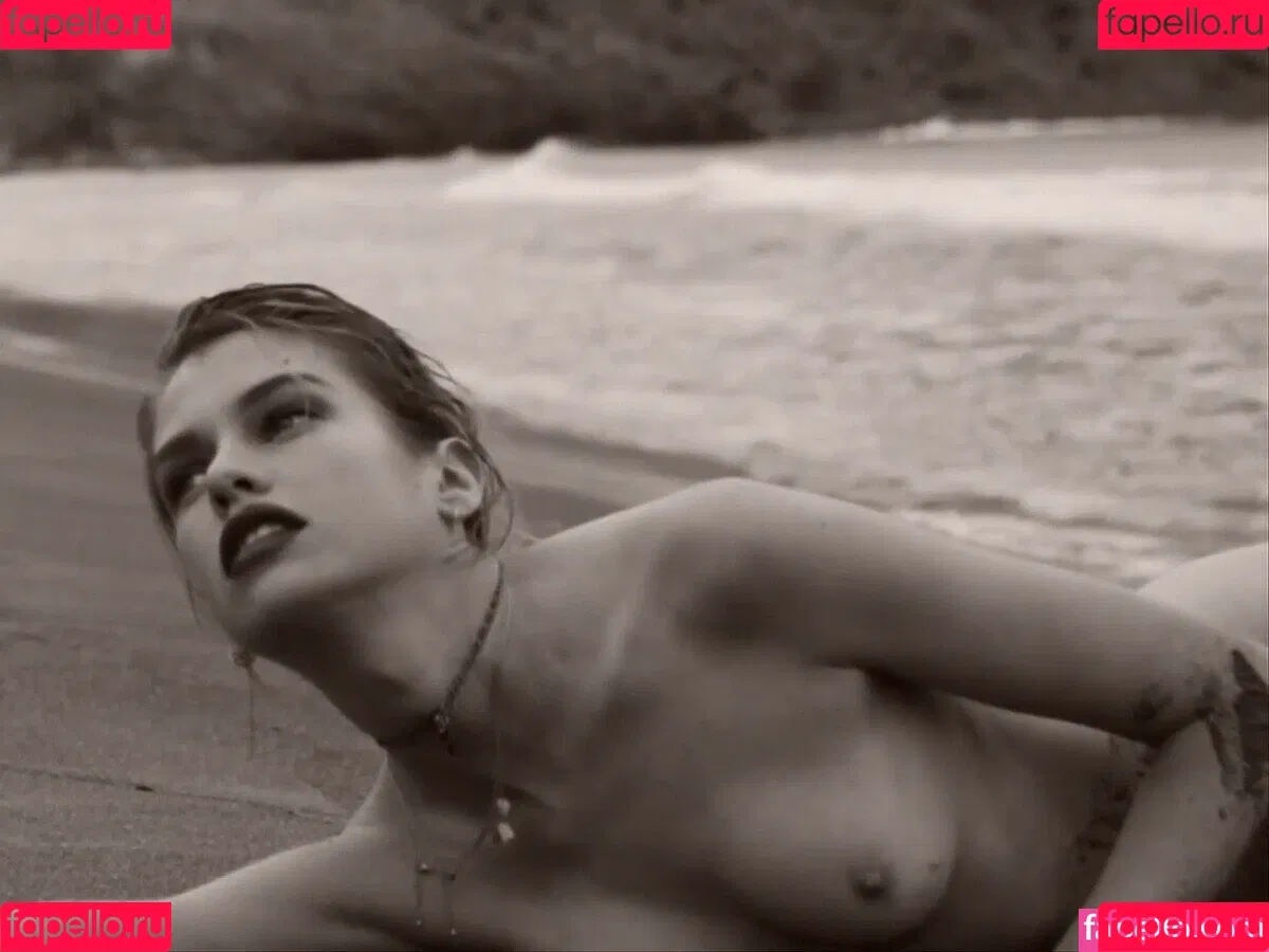 Stella Maxwell / stellamaxwell Onlyfans Photo Gallery 