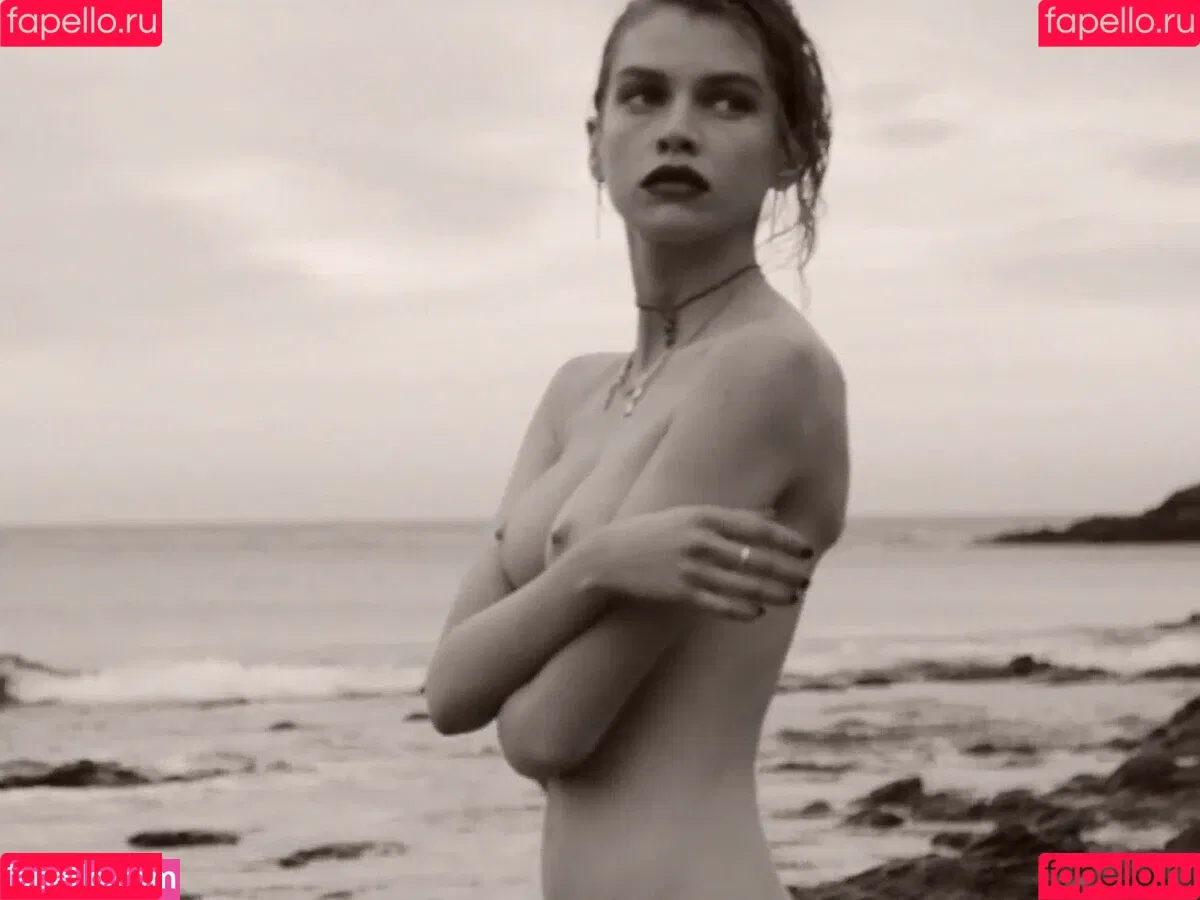 Stella Maxwell / stellamaxwell Onlyfans Photo Gallery 