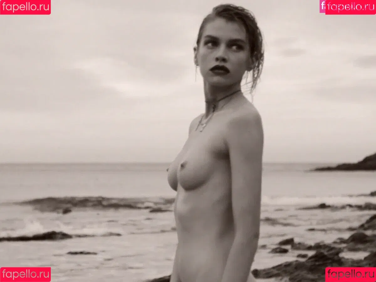 Stella Maxwell / stellamaxwell Onlyfans Photo Gallery 