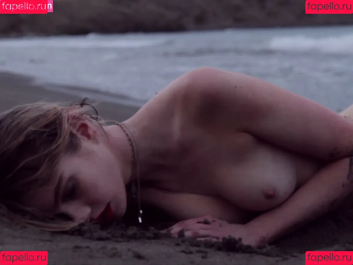 Stella Maxwell / stellamaxwell Onlyfans Photo Gallery 