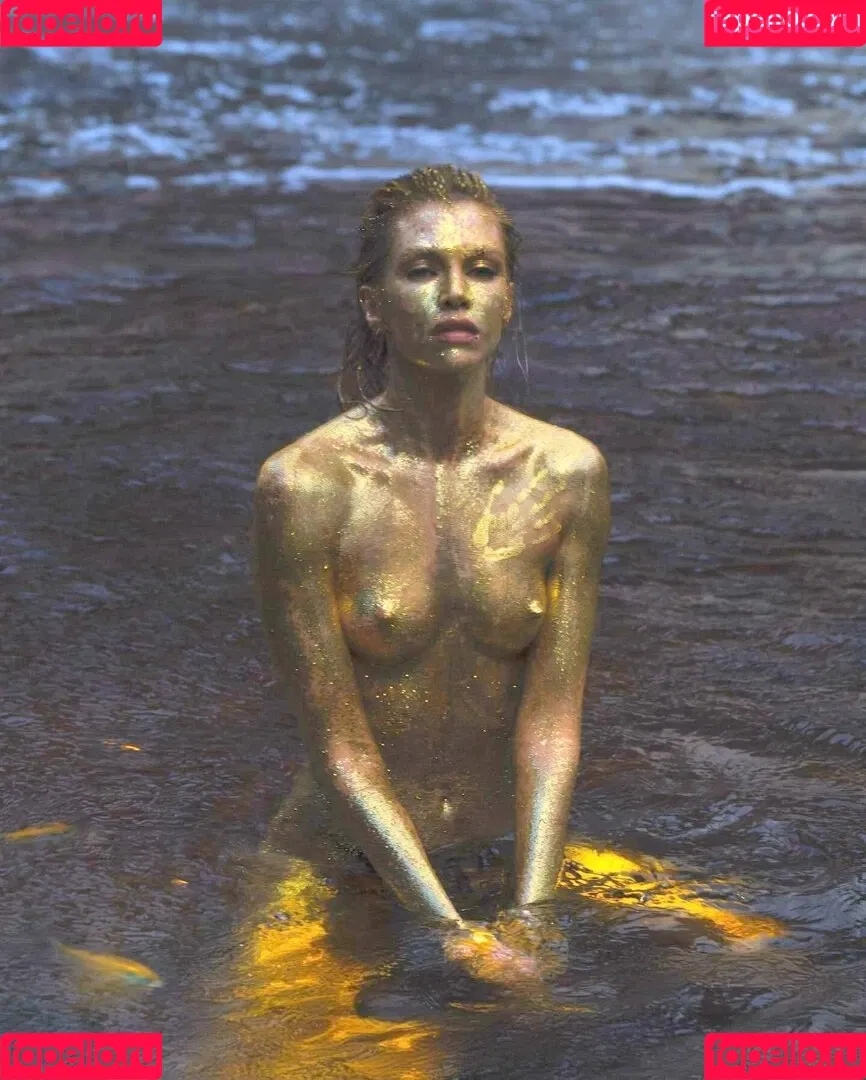 Stella Maxwell / stellamaxwell Onlyfans Photo Gallery 