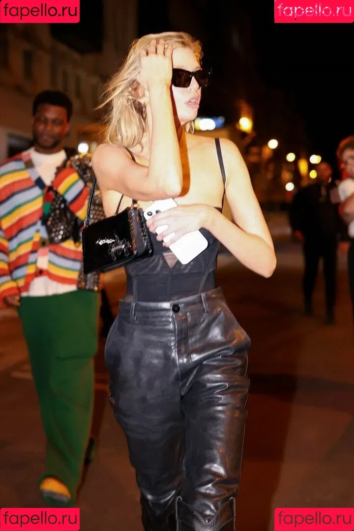 Stella Maxwell / stellamaxwell Onlyfans Photo Gallery 