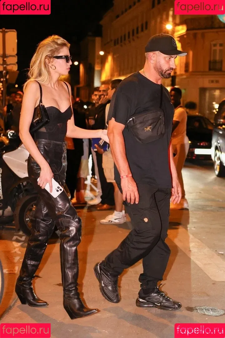 Stella Maxwell / stellamaxwell Onlyfans Photo Gallery 
