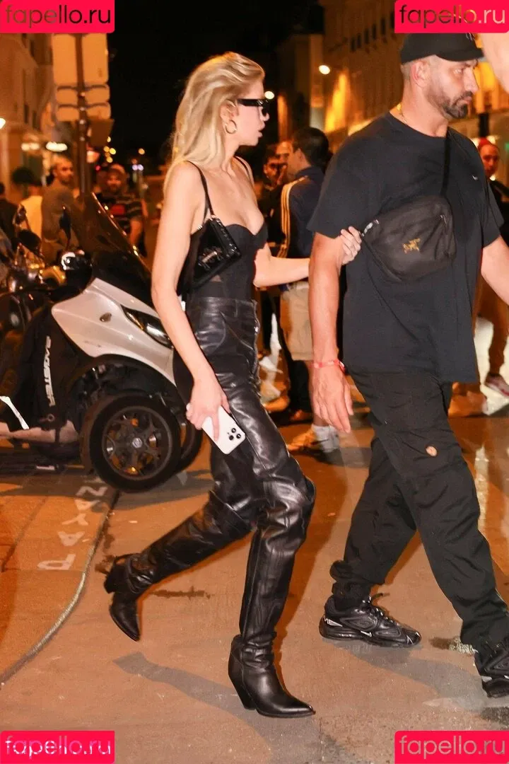 Stella Maxwell / stellamaxwell Onlyfans Photo Gallery 