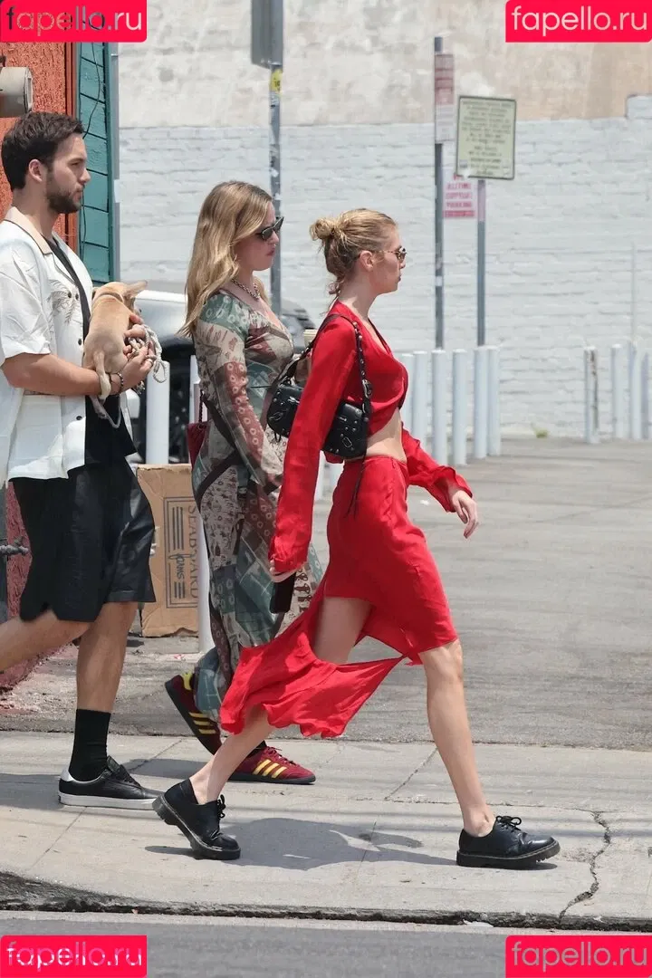 Stella Maxwell / stellamaxwell Onlyfans Photo Gallery 