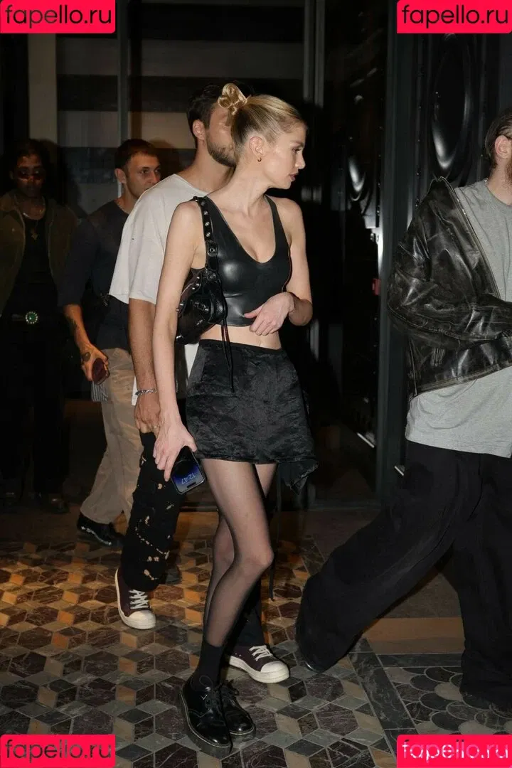 Stella Maxwell / stellamaxwell Onlyfans Photo Gallery 