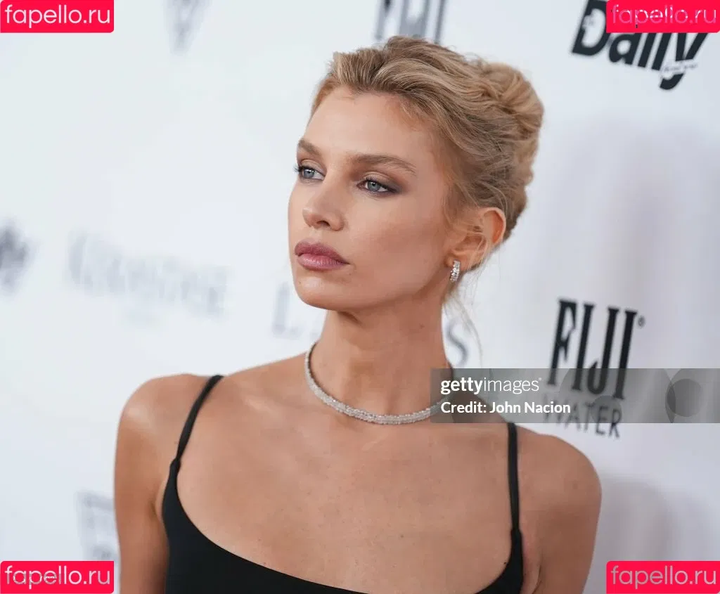 Stella Maxwell / stellamaxwell Onlyfans Photo Gallery 