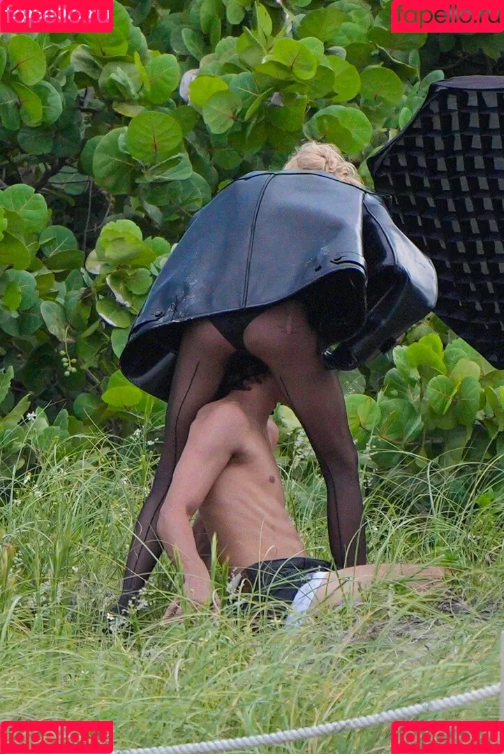 Stella Maxwell / stellamaxwell Onlyfans Photo Gallery 