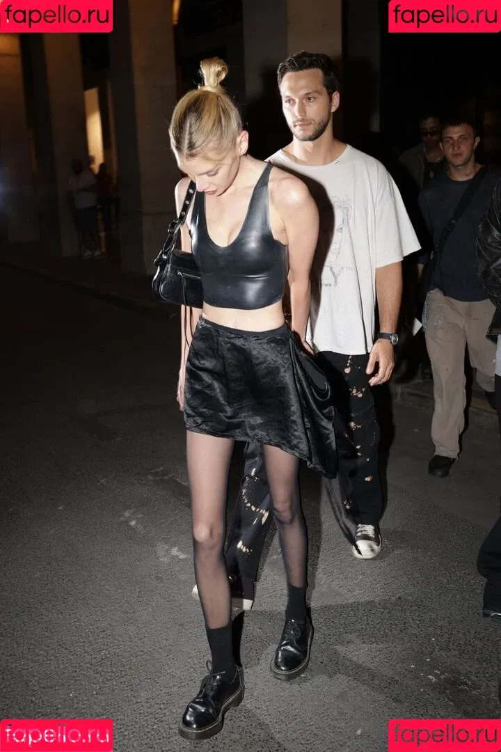 Stella Maxwell / stellamaxwell Onlyfans Photo Gallery 