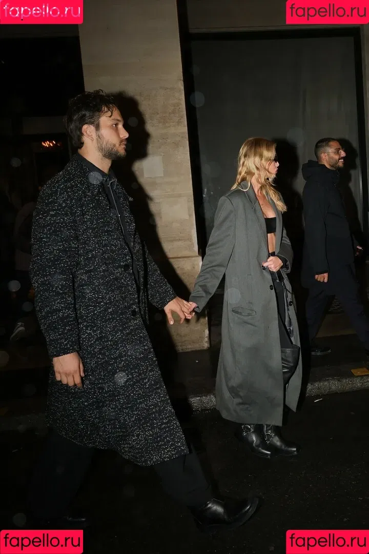 Stella Maxwell / stellamaxwell Onlyfans Photo Gallery 