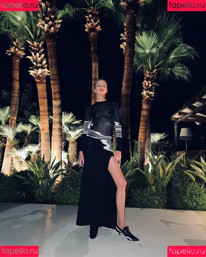Stella Maxwell / stellamaxwell Onlyfans Photo Gallery 