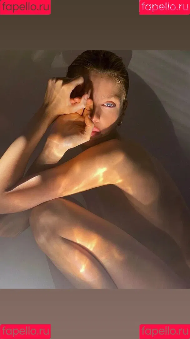 Stella Maxwell / stellamaxwell Onlyfans Photo Gallery 