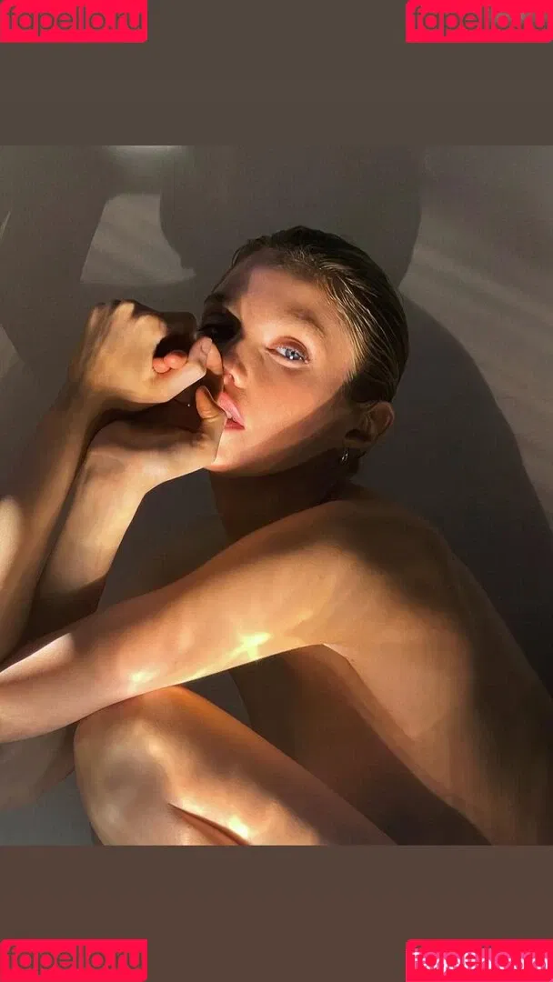 Stella Maxwell / stellamaxwell Onlyfans Photo Gallery 