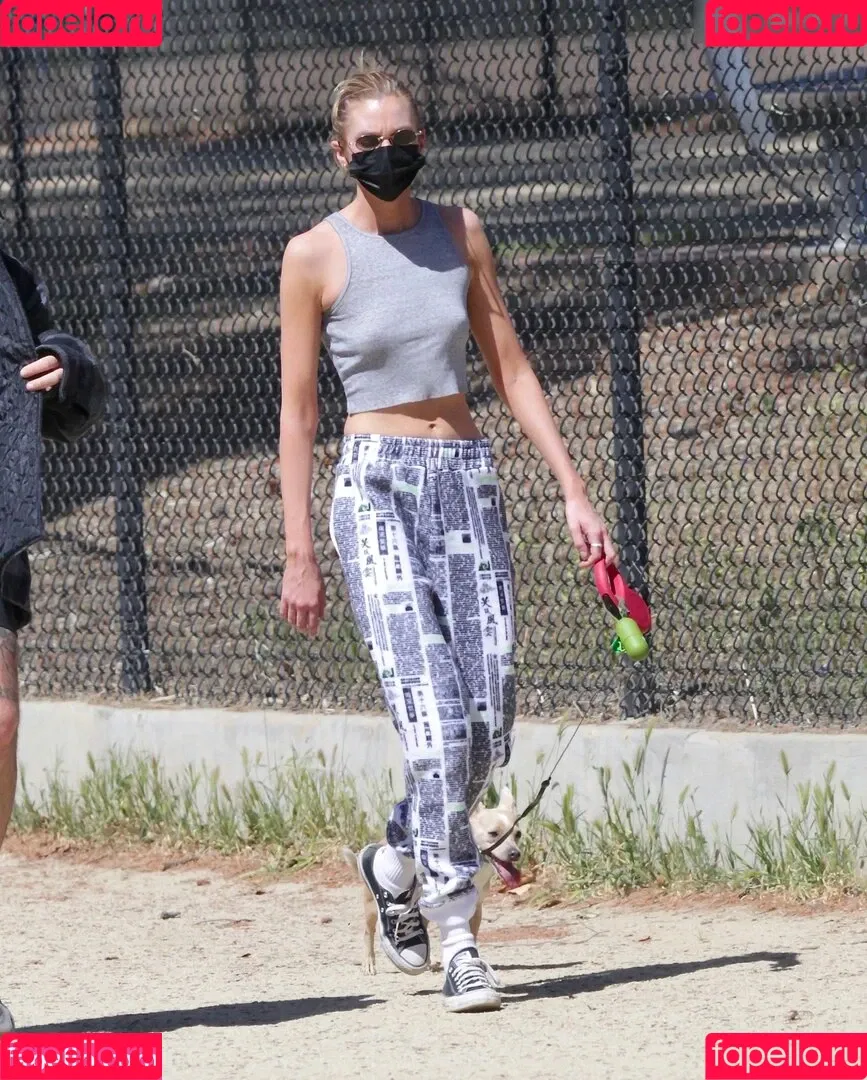 Stella Maxwell / stellamaxwell Onlyfans Photo Gallery 
