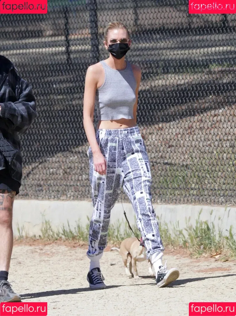 Stella Maxwell / stellamaxwell Onlyfans Photo Gallery 